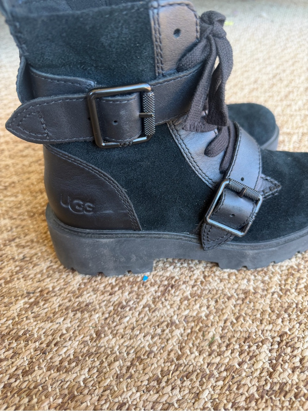 UGG ZORRAH BLACK WATERPROOF SUEDE MOTO BIKER BUCKLE BOOTS, US 6 ~excellent - Picture 4 of 8